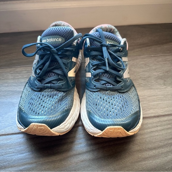 New Balance Women's Blue and Pink Running Shoes - Picture 5 of 11